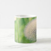 Mug Pissenlit dans la verdure avec une douce lumière e (Centre)