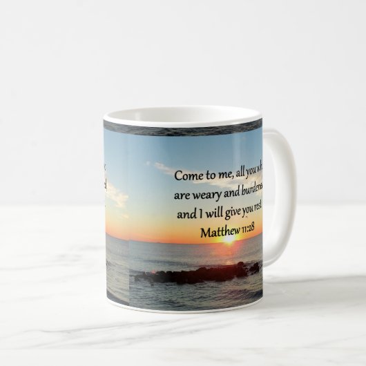 MUG PITTORESQUE MATTHEW 11"28 SCRIPTURE VERSE (Devant droit)