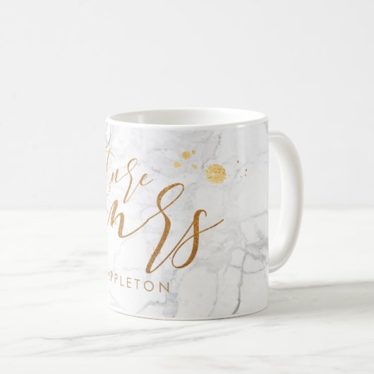 Mug PixDezines Future Mme/Faux Gold/Modern Script (Devant droit)