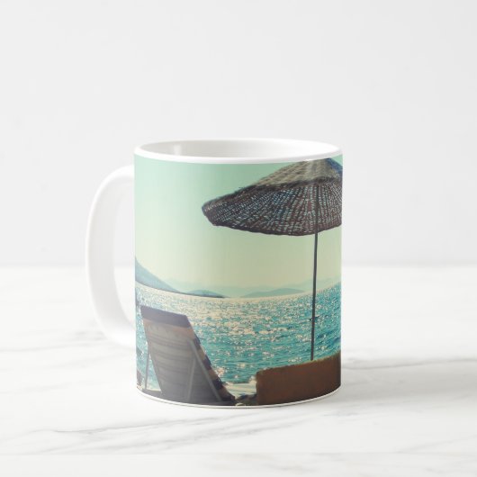 Mug Plage de sable l'après-midi ensoleillée, avec para (Devant gauche)