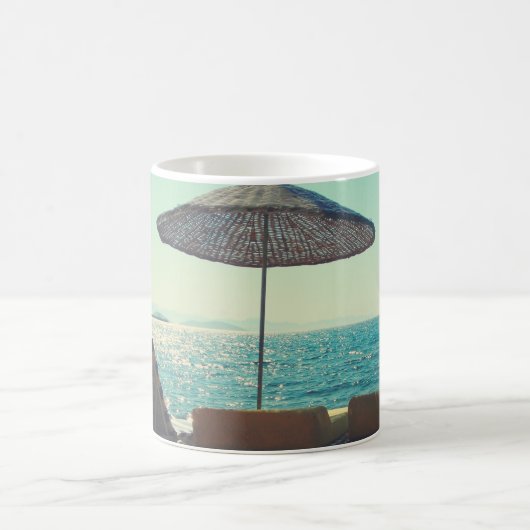 Mug Plage de sable l'après-midi ensoleillée, avec para (Centre)
