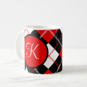 Mug Plaid Argyle Rouge Noir Blanc avec monogramme (Devant gauche)