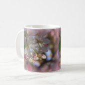 Mug Plan rapproché de fleur de prune (Devant gauche)