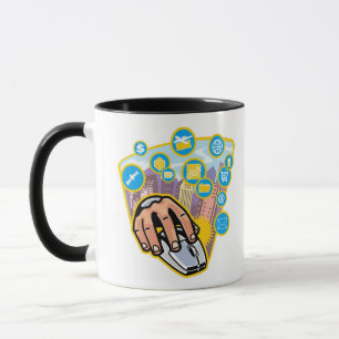 Mug Plan rapproché de main sur la souris d'ordinateur