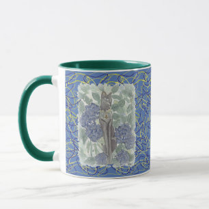 Mug Plat Au Milieu Des Fleurs D'Hydrangée