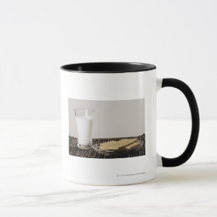 Mug Plat des casse-croûte avec un verre de lait