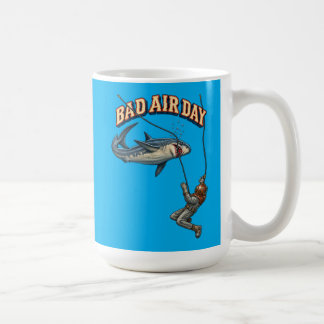 Mug Plongeur en Casque Vintage et un Grand Requin Blan