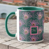 Mug Plumes de paon rose et Monogramme sur Deep Green