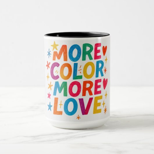 Mug Plus de couleur, plus d'amour, typographie arc-en- (Centre)