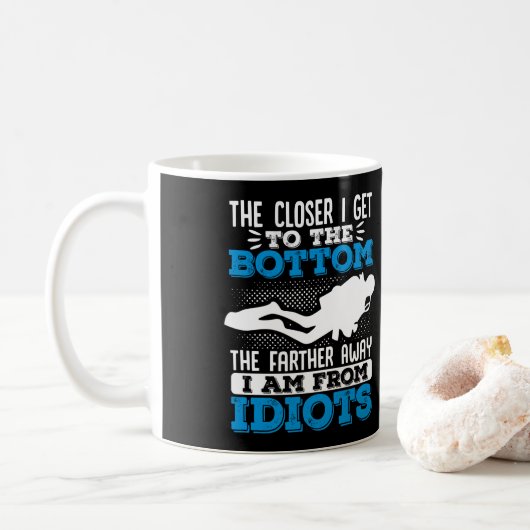 Mug Plus Je Me Rapproche Du Plongeur De Plongée Sous-M (Avec donut)