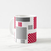 Mug Pneuka rouge gris patchwork sur arrière - plan bla (Devant gauche)