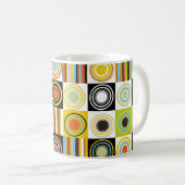 Mug Points colorés, cercles, rayures arrière - plan. (Devant droit)