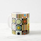 Mug Points colorés, cercles, rayures arrière - plan. (Devant gauche)