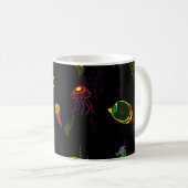 Mug Poisson jaune, noir et marron sans soudure motif. (Devant droit)