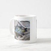 Mug Poisson rouge sur quai et corde (Devant gauche)