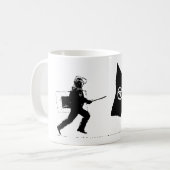 Mug Police et Granny (Devant gauche)