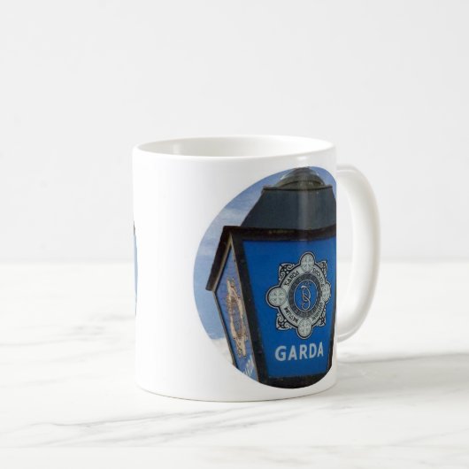 Mug Police irlandaise, Irish Garda, irlandais, Irlande (Devant droit)