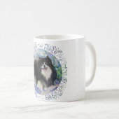 Mug Poméranie dans un jardin fleuri (Devant droit)
