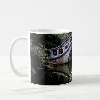 MUG PONT BLANC ENTOURÉ D'ARBRES
