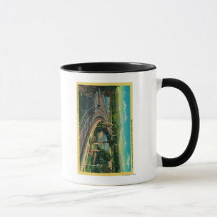 Mug Pont en route à travers la rivière Santa Ana