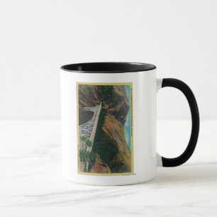 Mug Pont Pacifique en route au-dessus de rivière de