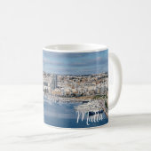 Mug Port de Sliema avec bâtiments et bateaux modernes (Devant droit)
