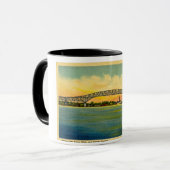 Mug Port Huron Michigan de pont de Bluewater (Devant gauche)
