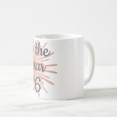Mug Porter un toast à la nouvelle année  (Devant droit)