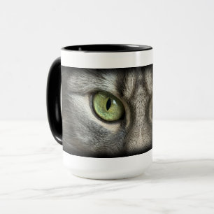Mug Portrait de chat aux yeux verts saisissants
