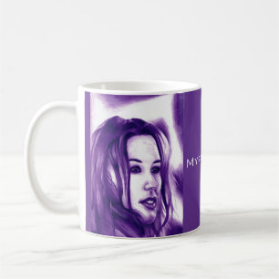 Mug Portrait de femme en violet monochrome
