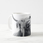 Mug Portrait de vache Highland premier monogramme noir (Devant gauche)
