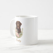Mug Portrait floral de Labrador chocolat (Devant gauche)