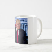 Mug Portrait officiel de Donald Trump (Devant droit)