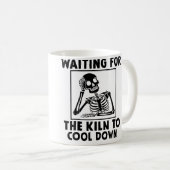 Mug Poterie en attente du refroidissement du four à po (Devant droit)