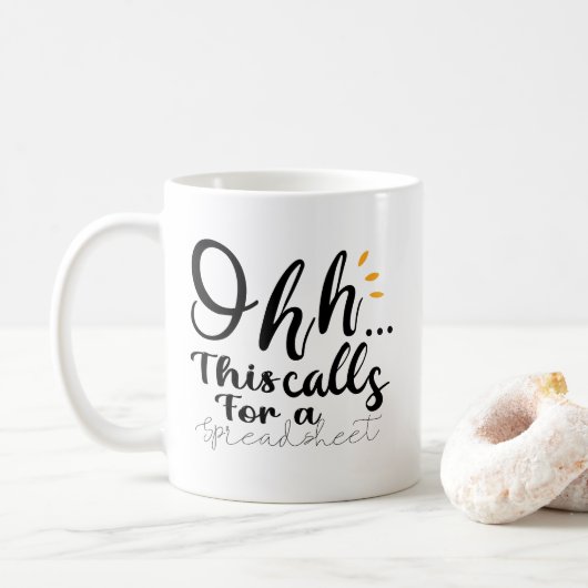 Mug Pour ce faire, un bureau comptable de feuille de c (Avec donut)