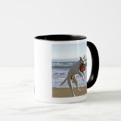 Mug Poursuivez sauter pour attraper un frisbee sur la (Devant droit)