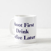 Mug Pousse de Carlton Lasiter la "d'abord" attaquent (Devant gauche)