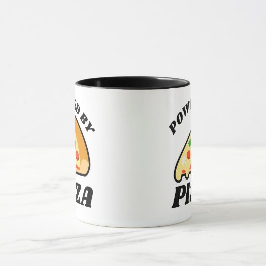 Mug 'Powered by Pizza' (Alimenté par la pizza) (Centre)