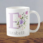 Mug Premier nom initial plus Elizabeth avec fleurs