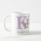 Mug Premier nom initial plus Katrina avec fleurs (Gauche)