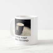 MUG PREMIÈRE CLINIQUE DEUXIÈME DE CAFÉ (Devant gauche)