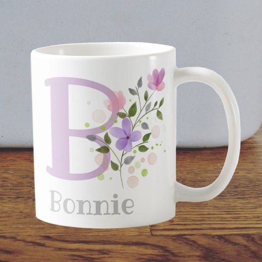 Mug Première initiale plus le nom Bonnie avec des fleu