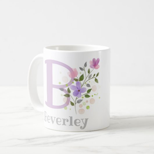 Mug Première initiale plus nom Beverley avec des fleur (Devant gauche)