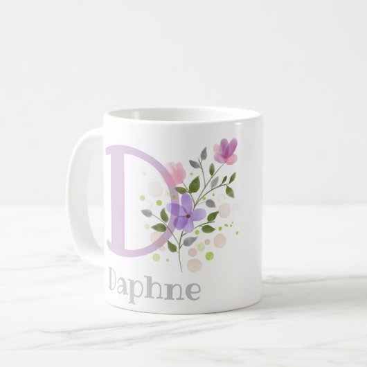 Mug Première initiale plus nom Daphne avec des fleurs (Devant gauche)