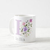 Mug Première initiale plus nom India avec des fleurs (Devant gauche)