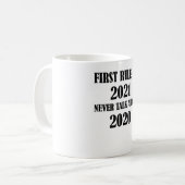 Mug Première règle de 2021 : ne jamais parler de 2 (Devant gauche)