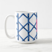 Mug Preppy Blue Trellis Bamboo Motif Monogramme (Gauche)