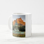 Mug Princes Street Gardens de fontaine de château (Devant gauche)