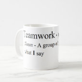 Mug Produits drôles de travail d'équipe (Devant gauche)