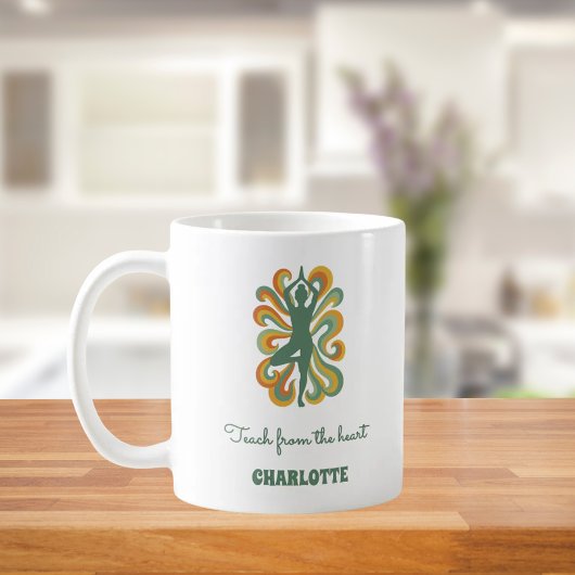 Mug Professeur de yoga rétro spirales nom citation